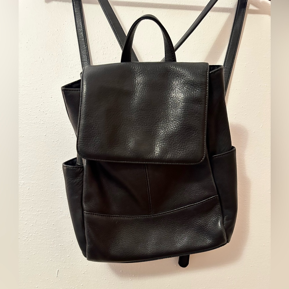Giani Bernini Black Leather Backpack Purse with Pockets